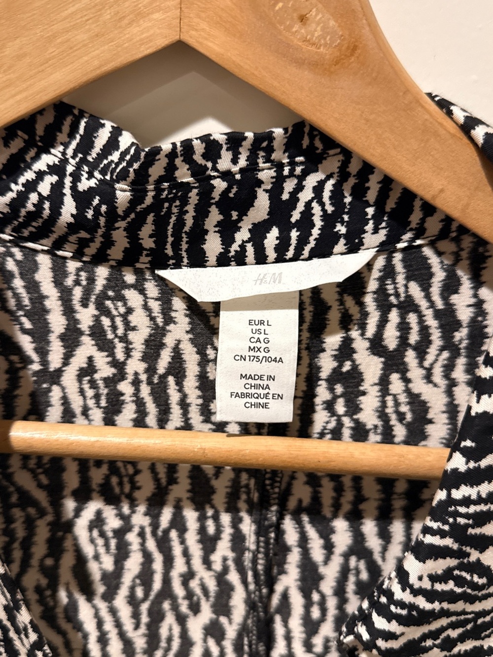 H&M Black and White Printed Long Sleeve Wrap Dress - Picture 3 of 3